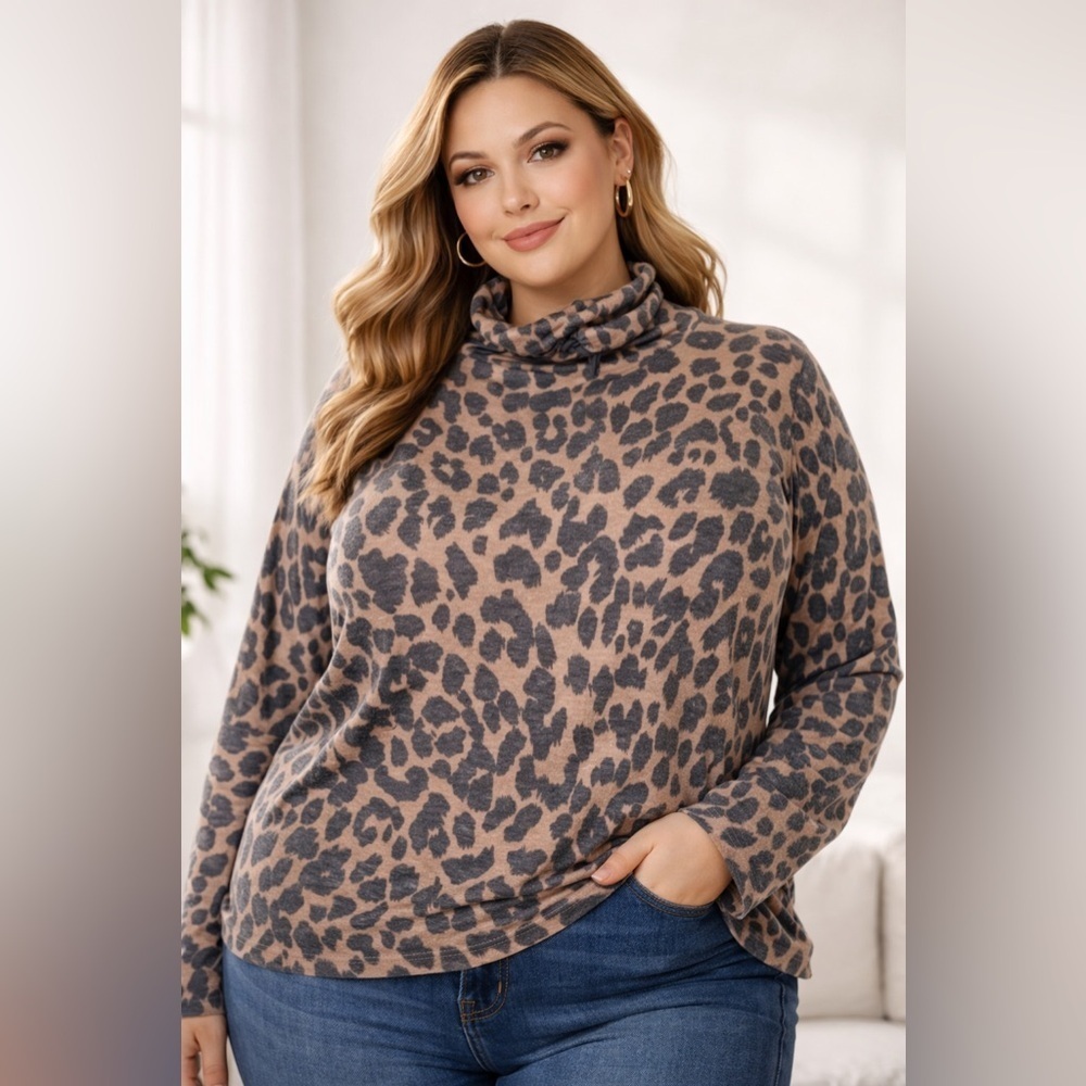 New Directions Women’s Animal Print Turtleneck Size 2X